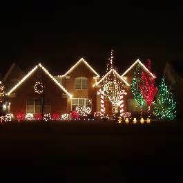 Green Christmas Lights, Christmas Contests, Christmas Lights Outside, Christmas Light Installation, Hanging Christmas Lights, Christmas House Lights, Christmas Yard Art, Christmas Light Displays, Christmas Lighting