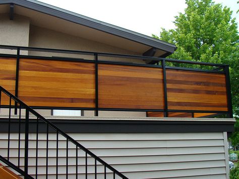 Metal Framed Horizontal Wood Privacy Rail Horizontal Deck Railing, Wood Deck Railing, House Canopy, Metal Deck Railing, Aluminum Railing Deck, Deck Railing Design, Deck Privacy, Balcony Privacy, Railing Ideas