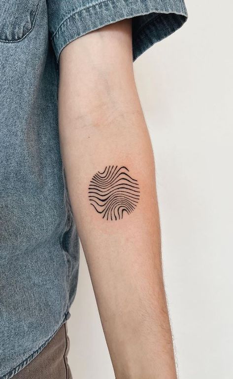 The Best Hand-Poked Tattoos - TheTatt Circle Tattoo Design, Beautiful Tattoo Designs, Round Tattoo, Negative Space Tattoo, Black Line Tattoo, Electric Tattoo, Universe Tattoo, Circle Tattoo, Circle Tattoos