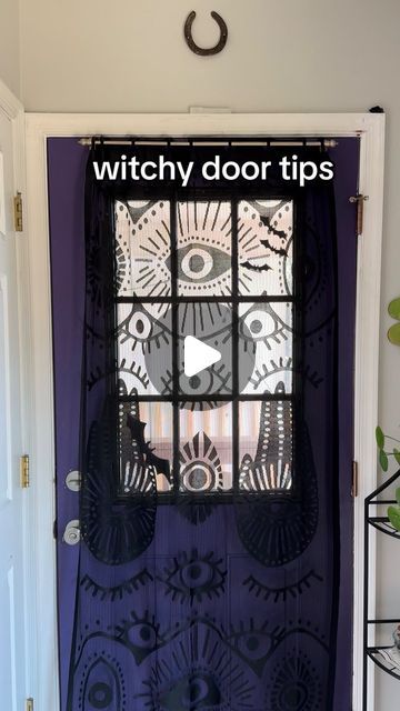 Megan | witch tips on Instagram: "witchy door tips. doors are how energy enters and exits the home, so by keeping your doors aligned you can protect your space and transmute any iffy energy in your favor. #witchhouse #firsttimehomebuyer #beginnerwitch #witchtip #whimsigothhome #witchcraft #witchtok #protectionspell #runes #housewitch" Witch Protection Over Door, Witchy Beach House, Witchy Entryway, Witchy Front Door, Witchy Porch, Witch Door Decoration, Witchy Interior, Witchy Home Aesthetic, Witches Door