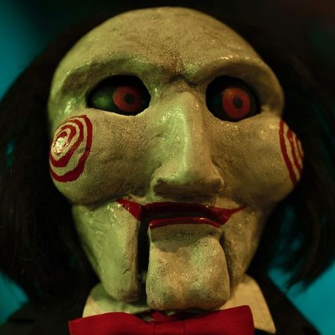 Billy The Puppet Drawing, Saw Aesthetic Horror, Saw Aesthetic, Billy Jigsaw, Saw Puppet, Saw Horror, Cherrie Currie, Saw Ii, Billy The Puppet