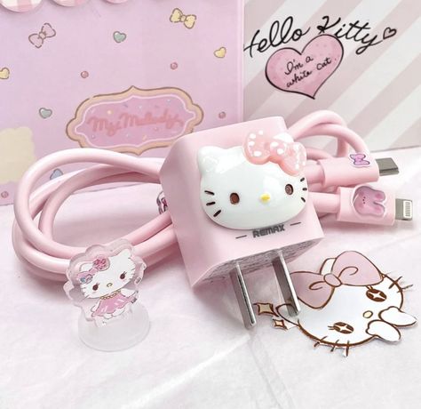 Hello Kitty Charger, Funda Aesthetic, Sanrio Items, Only Angel, What's In My Purse, Bad Girl Wallpaper, Kawaii Things, Hello Kitty Bag, Animal Crossing Pocket Camp