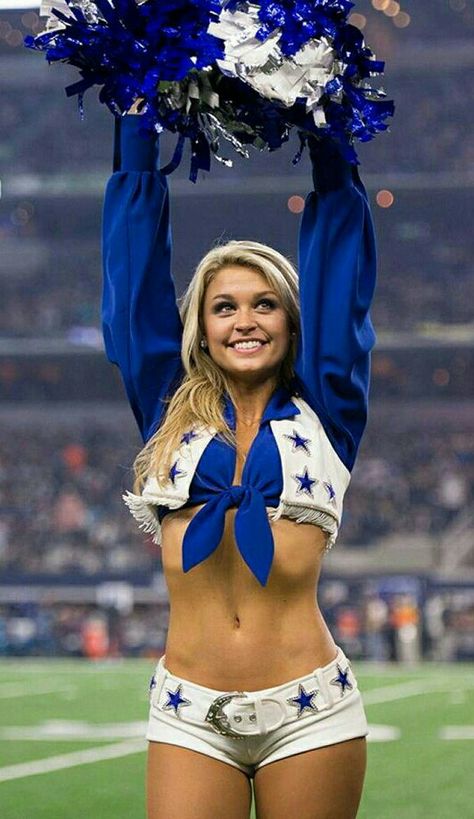 Dallas Cowboys Cheerleader Costume, Vikings Cheerleaders, Cheer Leaders, Broncos Cheerleaders, Dallas Cheerleaders, Cowboys Cheerleaders, Catherine Bach, Nfl Photos, Football Cheerleaders