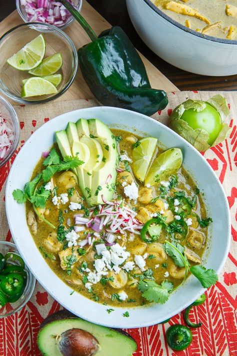 Pozole Verde de Pollo (Green Mexican Hominy and Chicken Soup) Green Pozole, Posole Recipe, Pozole Verde, Pozole Recipe, Authentic Mexican Recipes, Mexican Dinner Recipes, Mexican Soup, Mexican Dinner, Soup And Stew