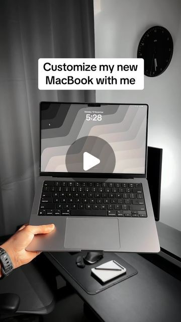 Easlo on Instagram: "Customize my new macbook with me. #apple #macbook #macbookpro #m3pro #unboxing" M1 Macbook Pro, How To Customize Macbook, Customize Macbook Desktop, Macbook Air Customization, Macbook Personalization, Macbook Pro M3, Aesthetic Macbook Setup, Macbook Inspo Desktop, Macbook Desktop Ideas