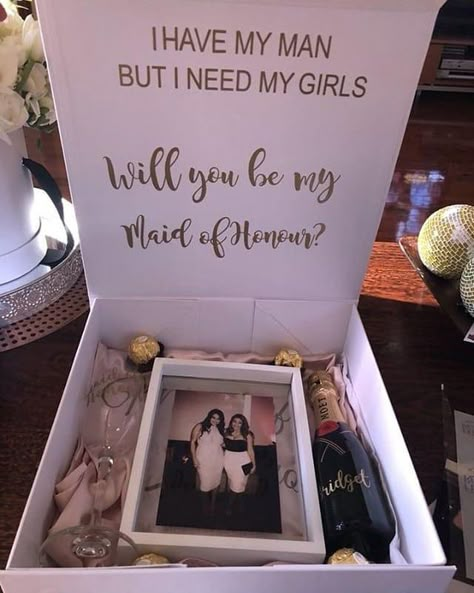 Thanks to Instagram and Pinterest, Bridesmaids Proposals have become a big deal How cute, original, and most importantly, Instagram-worthy you ask your bridesmaids to be apart of your big day is of the most importance. While simply asking her verbally may be the easy and practical way to go, an all Bridesmaid Proposal Diy, Asking Bridesmaids, Bridesmaid Boxes, Bridesmaid Gift Boxes, Bridesmaid Box, Future Wedding Plans, Bridesmaid Proposal Box, Bridesmaid Proposal Gifts, Cute Wedding Ideas