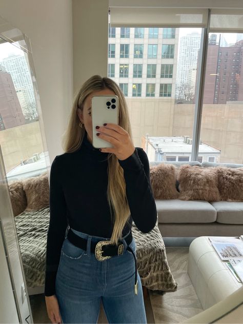 Black Flare Denim Outfit, Free People Outfits Fall, Black Belt Outfit, Fall Fashion Ideas, Free People Fall, Going Out Looks, Western Outfit, Ootd Fall, Black Jeans Outfit