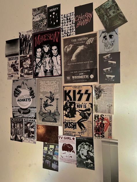 Band Posters On Wall Bedroom, Rock N Roll Bedroom, Rock And Roll Room, Casa Rock, Rock Bedroom, Emo Room, Punk Room, Dorm Decor Ideas, Dorm Room Decor Ideas