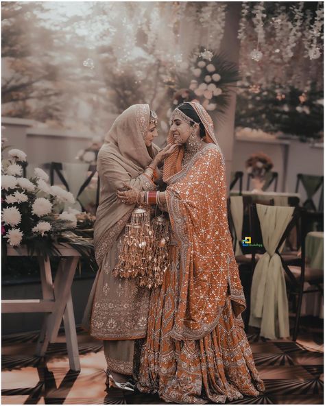 Marriage Photography, Bridal Pictures, Indian Suits, Punjabi Suits, Family Love, Dream Wedding, Wedding Photos, Prom Dresses, Prom