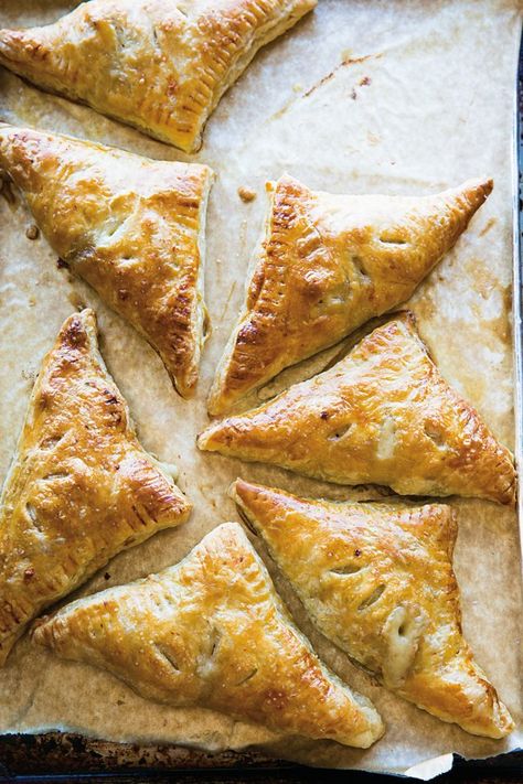 Chicken, Spinach and Gruyere Turnovers Chicken Hand Pies, Cheese Pockets, Chicken Pies, Puff Pastry Chicken, Chicken Spinach, Puff Pastry Dough, Chicken Pie, Frozen Puff Pastry, Savory Chicken