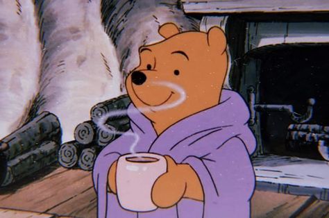 Winnie The Pooh Pictures, Old Disney, Disney Aesthetic, Pooh Bear, Cartoon Profile Pics, Vintage Cartoon, Fall Wallpaper, Cartoon Pics, Film Serie