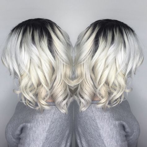 Dark Roots White Blonde Hair, Dark Roots To Platinum Blonde, Silver White Hair With Dark Roots, Short Blonde With Shadow Roots, Platinum Blonde Black Roots, Platinum Blonde With Black Roots, Black Roots With Blonde Hair, Platinum Blonde Hair With Black Roots, White Hair With Dark Roots