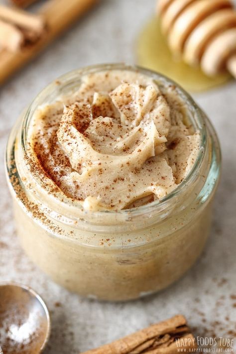 Cinnamon Honey Butter spread Homemade Honey Butter Recipe, Butter Kitchen, Homemade Honey Butter, Flavored Butter Recipes, Honey Butter Recipe, Breakfast Homemade, Cinnamon Honey Butter, Cinnamon Breakfast, Butter Cinnamon