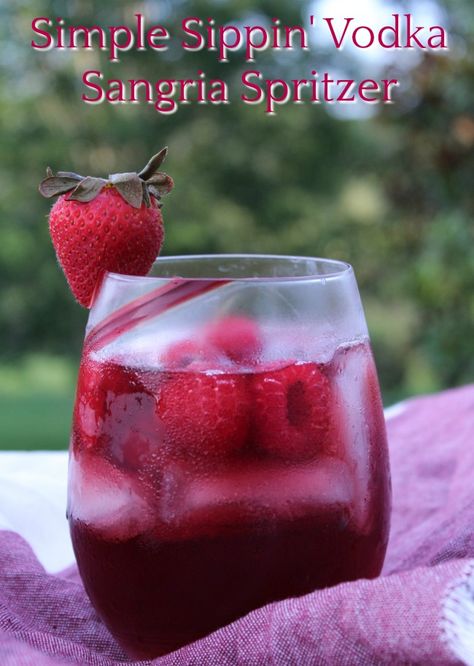 Cabernet Sauvignon Cocktails, Vodka Sangria, Wine Cocktail Recipes, Spritzer Recipes, Vodka Wine, Vodka Lemonade, Refreshing Summer Cocktails, Boozy Drinks, Summer Cocktail Recipes