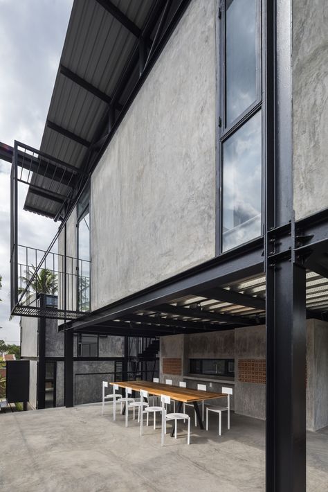 Hoang Tuong House & Studio,© Hiroyuki Oki Steel Building Homes, Steel Frame House, Warehouse Design, House On Stilts, Steel Frame Construction, Industrial Architecture, House Studio, Container House Design, Steel House