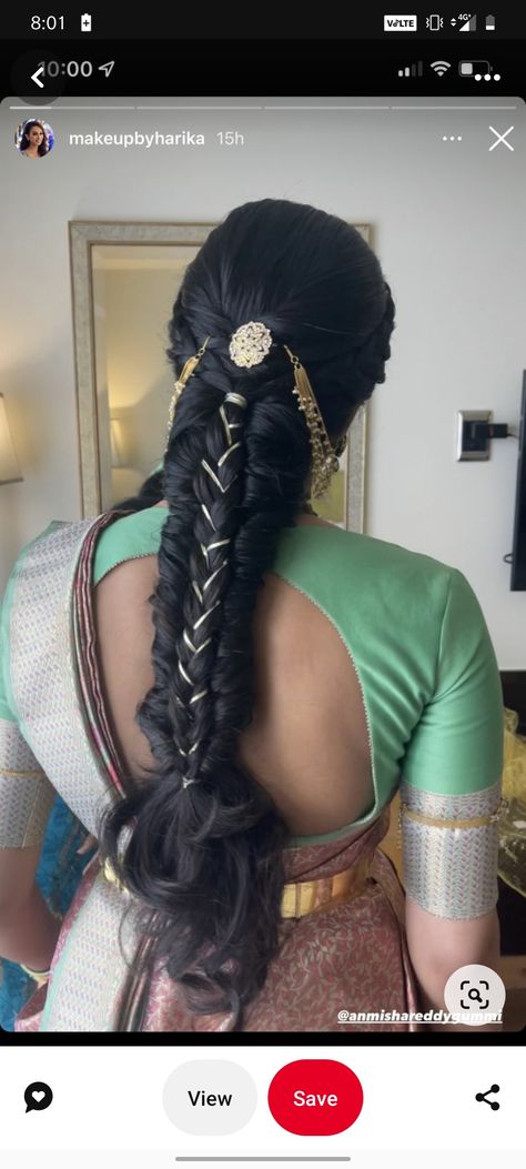 Messy Braided Hairstyles, South Indian Wedding Hairstyles, Bridal Hair Decorations, Hair Style On Saree, Traditional Hairstyle, Bridal Hair Buns, Bridal Hair Inspiration, Indian Wedding Hairstyles, Bridal Hair Updo