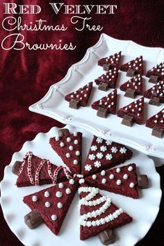 This red velvet Christmas tree brownie recipe is perfect for Christmas parties! See more party planning ideas at CatchMyParty.com! Red Velvet Christmas Tree, Velvet Christmas Tree, Christmas Tree Brownies, Velvet Brownies, Red Velvet Christmas, Jul Mad, Christmas Brownies, Red Velvet Brownies, Velvet Christmas