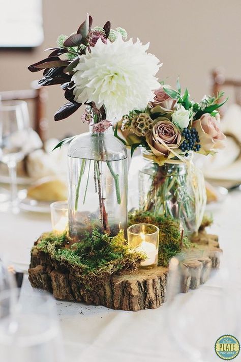 Tree slices as a base for the centerpieces at a garden, rustic or enchanted forest wedding Enchanted Forest Decorations, Winter Wedding Centerpieces, Deco Champetre, Enchanted Forest Wedding, Forest Decor, Rustic Wedding Centerpieces, Forest Theme, Rustic Country Wedding, Wedding Table Centerpieces