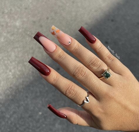 Fall Nail Designs Maroon, Cute Maroon Nails, Red Fall Acrylic Nails, Maroon Acrylic Nails Design, Nail Designs Maroon, Maroon Nails Acrylic, Fall Maroon Nails, Fall Nails Maroon, Maroon Nails Design