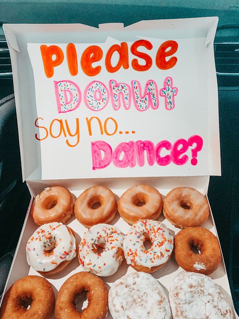 Best Prom Proposals, Prom Proposal Ideas, Sadie Hawkins Proposals, Creative Prom Proposal Ideas, Sadies Proposal, Cute Hoco Proposals, Homecoming Poster Ideas, Cute Promposals, School Dance Ideas