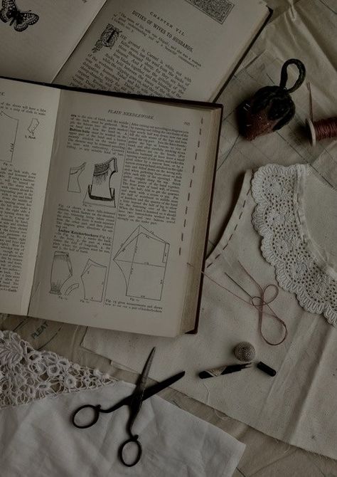 <3 Aesthic Photos, Sewing Aesthetic, Grid Girl, Ice Fantasy, Marinette Dupain Cheng, Fantasy Aesthetic, Character Aesthetic, Aesthetic Vintage, Needle And Thread