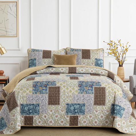 PRICES MAY VARY. Plaid Patchwork Quilt Set: 3 piece plaid quilt set queen size includes 1 Quilt (96"x90") and 2 Pillowcases (20"x30"), brown floral patchwork quilts set bedding is a perfect choice for home decor,khaki quilts bedspread giving your bedroom unique aesthetic and invigorate your room spread immediately. Fall Floral Patchwork Design: The patchwork bedding set combination of floral and plaid prints further embellish the washed patchwork design, suitable for spending this elegant fall. Patchwork Bedding, Plaid Quilts, Fall Patchwork, Patchwork Bedspread, Rustic Quilts, Bedroom Unique, Floral Bedspread, Reversible Bedding, Chic Quilts