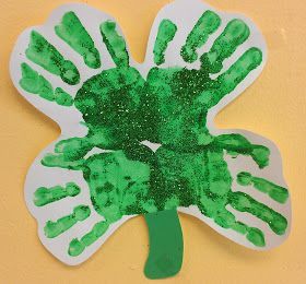 Handprint Rainbow, St Patrick's Day Crafts For Toddlers, Spring Classroom Door, Sant Patrick, Saint Patricks Day Art, Spring Door Decoration, March Crafts, St Patricks Crafts, Toddler Class