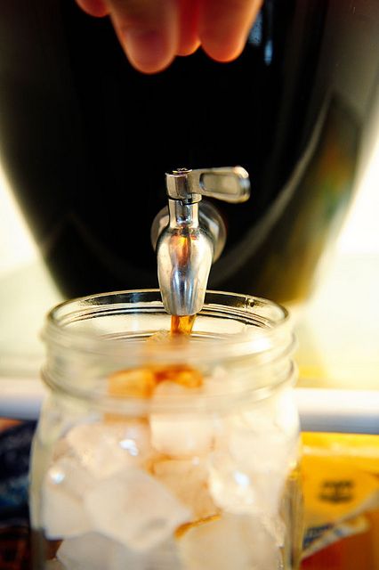 Diy Iced Coffee, Cold Brew At Home, Coffee Concentrate, Pioneer Woman Recipes, Ice Coffee Recipe, Ree Drummond, Cold Brew Coffee, Pioneer Woman, Ice Cubes