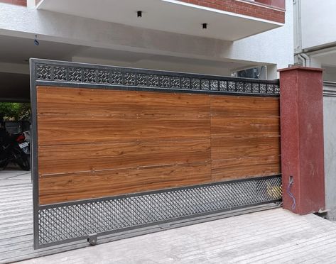 #gatedesign #hplgatedesign #mildsteelgate #automaticgate #ssentranceautomation #chennai Ms Sliding Gate Design, Design Pagar, Modern Front Gate Design, Ms Door, Sliding Gate Design, Gate Design Ideas, Modern Main Gate Designs, Home Gate, Balcony Glass Design