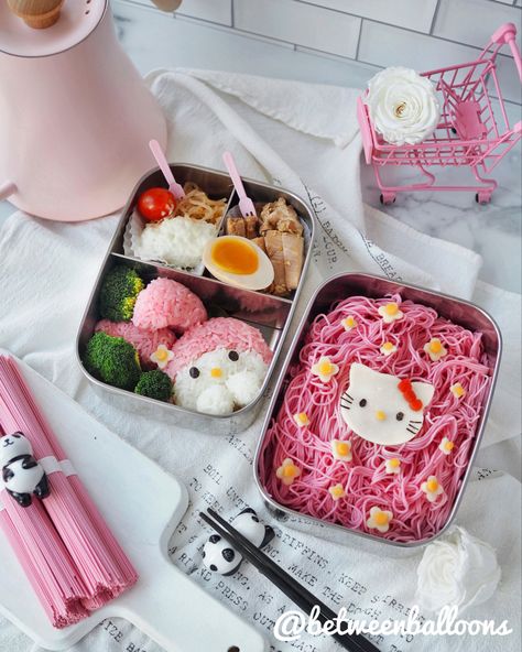 Hello Kitty and My Melody from Sanrio bento boxes. My Melody Bento, My Melody And Hello Kitty, Melody And Hello Kitty, Bento Box Lunch For Adults, Hello Kitty And My Melody, Kids Lunch Box Meals, Bento Box Lunch For Kids, Bento Box Recipes, Bento Kids