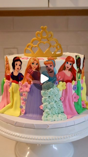 Princess Birthday Cake Ideas Simple, Diy Disney Princess Cake, Pink Princess Cake Ideas, Princess Peach Castle Cake, Princess Cake Diy, Princess Birthday Party Cake, Princess Cake Design, Disney Princess Cake Ideas, Princess Aurora Cake