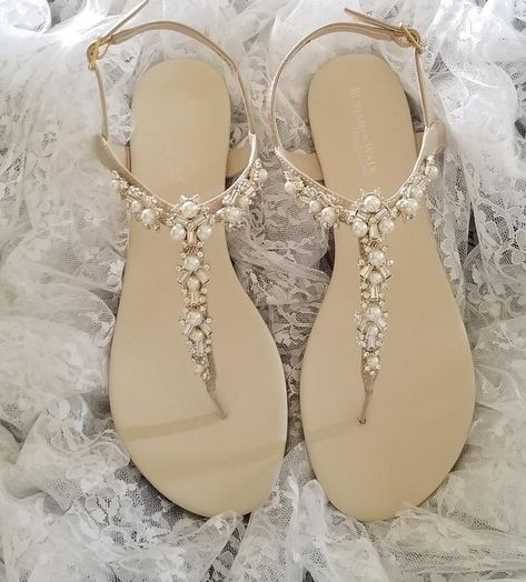 Wedding Shoes Flats Sandals, Bridal Beach Sandals, Sandals With Pearls, Wedding Flats For Bride, Bridal Flat Sandals, Wedding Sandals For Bride, Comfy Wedding Shoes, Bridesmaid Sandals, Bride Sandals