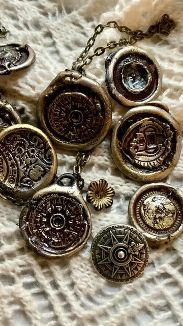 Brygida on Instagram: "Wax seals (or charms) without wax and without seal stamps. With glue gun, buttons, watches and all kinds of small jewelry. have fun Full Video: https://youtu.be/yAB0f4W91Lw Wachssiegel (oder auch Charms) ohne Wachs und ohne Siegelstempel. Mit Klebepistole, Knöpfen, Uhren und allerlei kleinen Schmuckteilen. Viel Spaß . . . #embelishment #embelishments #waxseal #waxsealing #charms #charm #junkjournalembellishments #junkjournalembellishment #junkjournalsupplies #junkjournali Wax Seal Pendant, Wax Stamp, Seal Stamps, Glue Gun, Wax Seal, Small Jewelry, Hot Glue, Wax Seals, Art Journaling