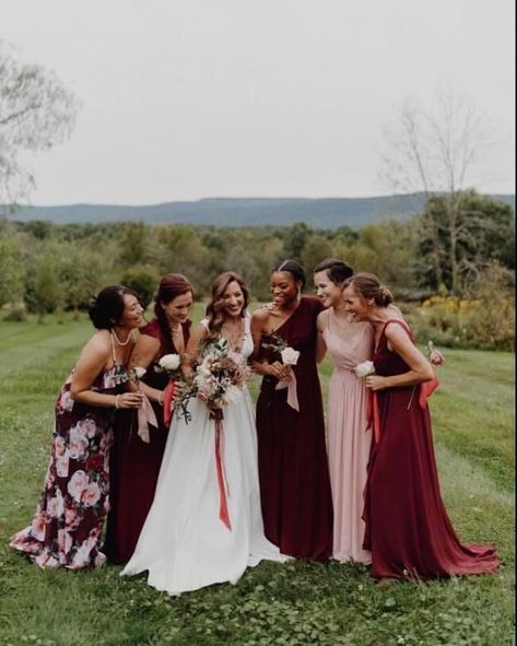 Boho Bridesmaids, Amsale Bridesmaid, Bridesmaid Dresses Uk, Midi Bridesmaid Dress, Bridesmaid Dresses Boho, Stunning Bridesmaid Dresses, Velvet Bridesmaid Dresses, Burgundy Bridesmaid, Mismatched Bridesmaids