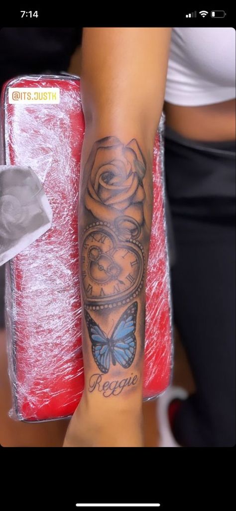 Cute Tattoos With Meaning Black Women Arm, Cute Forarm Tattoos For Black Women, Arm Tats For Women Black, Tattoos For Women Meaningful Grandma, Inner Arm Tattoos For Black Women, Baddie Tattoo Ideas Arm, Cute Fore Arm Tattoos For Women, Tattoo Sleeve Starters For Women, Tattoos For Black Women Arm