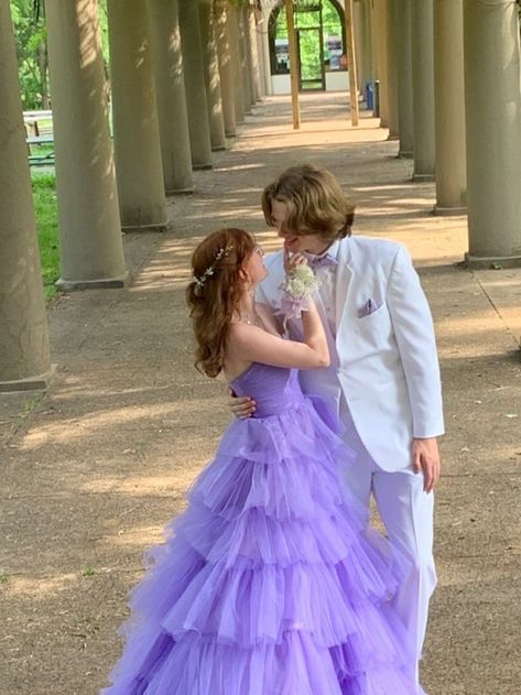 Purple Prom Dress Couples, Cute Hoco Matching Outfits, Prom Purple Dress Couple, Homecoming Matching Outfits, Light Purple Hoco Couple, Lilac Prom Dress Couple, Lavender Hoco Couple, Prom Matching Outfits, Rapunzel Inspired Prom Dress