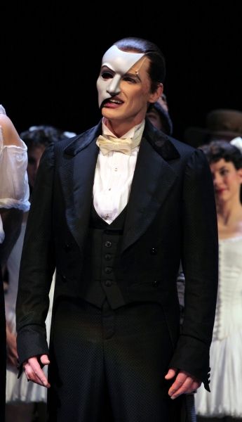 Hugh Panaro, 25th Anniversary Curtain Call Phantom Of The Opera Hugh Panaro, Ramin Karimloo Phantom 25th Anniversary, Hugh Panaro Phantom, Hugh Panaro, Opera Outfit, Opera Ghost, Majestic Theatre, Theatre Makeup, Ramin Karimloo