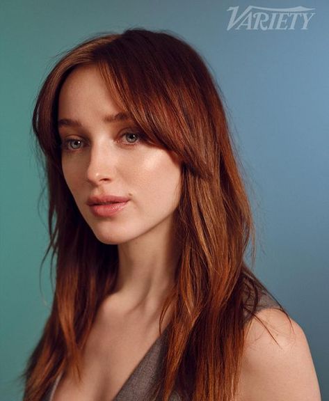 Phoebe Dynevor Hair, Fan Casting, Phoebe Dynevor, Ginger Hair Color, Graduation Hairstyles, Fair Play, Auburn Hair, Red Hair Color, Baddie Hairstyles