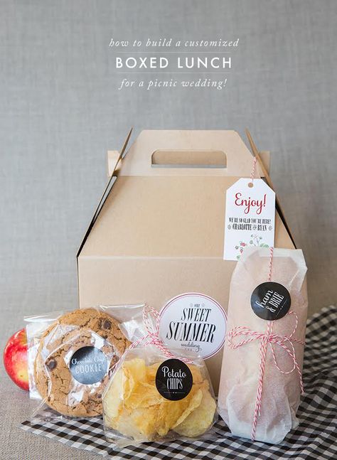 HOW TO BUILD A BOXED LUNCH FOR A PICNIC WEDDING WITH ZAZZLE | Snippet & Ink | Bloglovin’ Wedding Zazzle, Lunch Picnic, Diy Dream Catcher, Boxed Lunch, Picnic Box, Diy Tumblr, Bbq Wedding, Picnic Birthday, Picnic Lunches