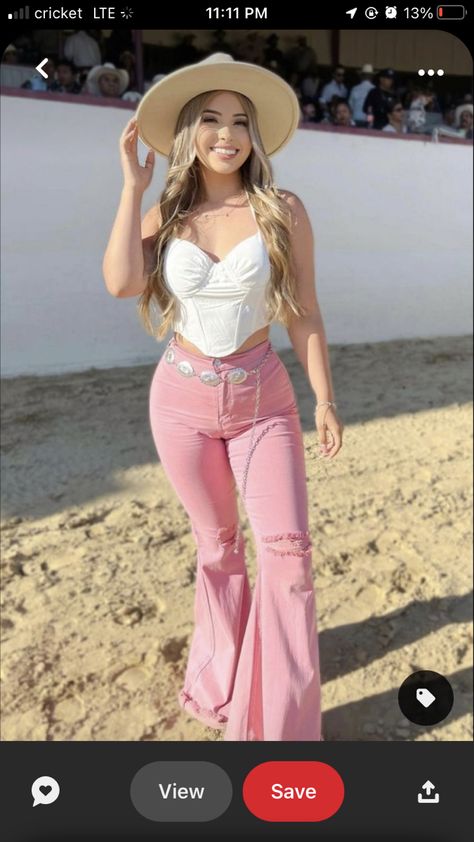 Rancho Wedding Outfit Guest, Skirt Western Outfits Women, Cute Pink Cowgirl Outfits, Quince In Mexico, Fair Outfits Baddie, Baile Outfits Mexican Dress, Off Roading Outfit For Women Mexican, Vaquera Outfit Mexican Pink, Vaquera Outfit Summer