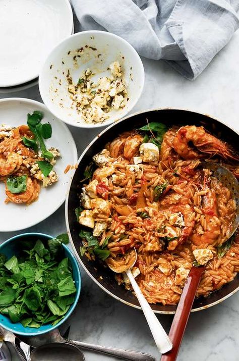 Ottolenghi's Orzo with Prawns, Tomato and Feta Lite Meals, Marinated Feta, Yotam Ottolenghi Recipes, Summer Dinner Ideas, Halal Snacks, Pasta Bake Easy, Ottolenghi Recipes, How To Cook Orzo, Orzo Recipes