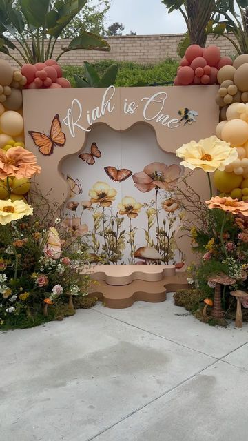 Fairy Garden Theme, Balloon Birthday Themes, Quince Pictures, Quince Decor, Photography Studio Decor, Fairy Theme Party, Fairy Garden Birthday Party, Baby Birthday Themes, Dream Wedding Decorations