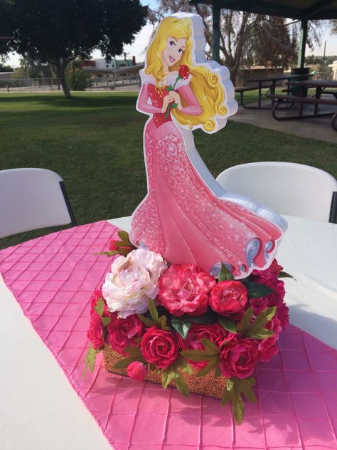 Princess Aurora Wedding Theme, Princess Aurora Centerpiece Ideas, Princess Aurora Theme Birthday, Sleeping Beauty Centerpiece Ideas, Princess Table Centerpiece, Princess Centerpiece Ideas, Sleeping Beauty Centerpiece, Princess Aurora Birthday Party, Aurora Birthday Party