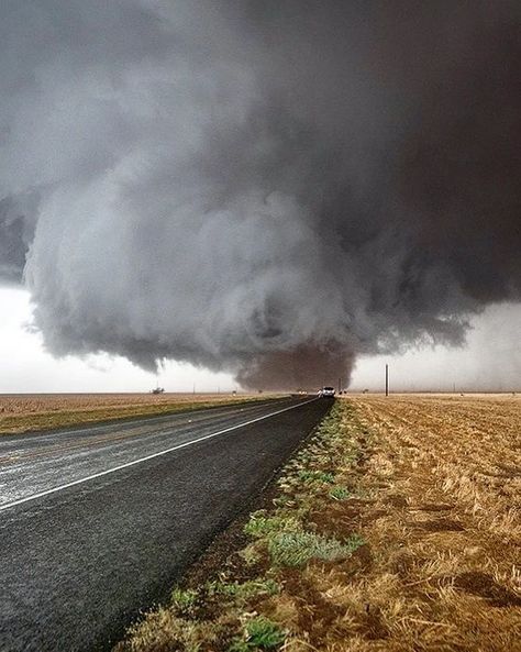 Luca on Instagram: “Wedge tornado in Texas 🌪 📸 by @unwetterjaeger #thunderstorm #gewitter #stormchaser #stormchasing #stormchasers #wetterfotografie…” Texas Tornado, Storm Chasing, Tornado, Country Roads, Texas, Photography, On Instagram, Instagram