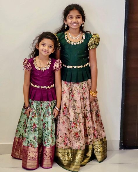 Sweet Pockets Official on Instagram: “Lil ones beautifully flaunting in our floral Banaras lehengas❤️❤️ LOVE @sweetpocketsofficial #kids #kidsofinstagram #kidsofinsta…” Pattu Lehenga Designs, Langa Jacket, Pattu Langa, Cotton Frocks For Kids, Frocks For Kids, Kids Party Wear Dresses, Kids Dress Collection