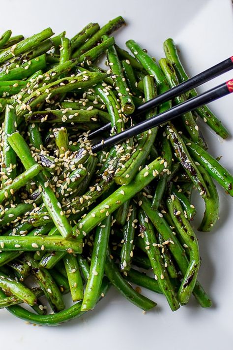 Vegetarian Chinese Stir Fry Green Beans are a wickedly good addition to any meal. Healthy, quick, easy, tasty, spicy (or not) and much better than take-out. Fry Green Beans, Stir Fry Green Beans, Bunco Ideas, Cottage Recipes, Stir Fry Greens, Parmesan Roasted Cauliflower, Yummy Veggies, Fried Beans, Keto Sides