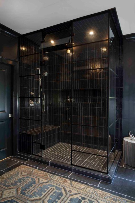 Gothic Bathroom Ideas, Moody Bathroom, Gothic Bathroom, Luxurious Bathrooms, Bilik Air, Victorian Bathroom, Dark Home Decor, Dark Home, Dark Interiors