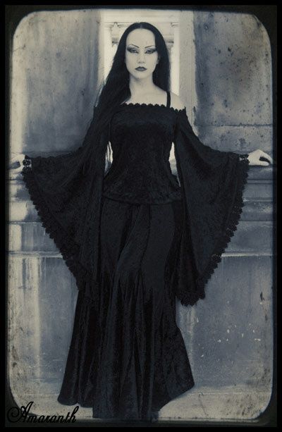 Goth Subculture, Goth Look, Romantic Goth, Victorian Goth, Gothic Clothes, Goth Beauty, Goth Dress, Goth Aesthetic, Alt Fashion