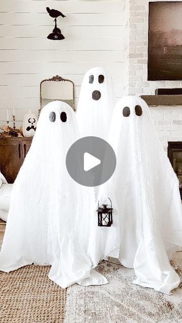 Diy Ghost Figurine, Diy Dollar Tree Mop Head Ghost, Outside Ghosts Diy, Tomato Ghost Diy, Mesh Ghost Diy, Diy Lawn Ghosts, Halloween Ghosts Decorations, Dollar Store Ghost Diy, Diy Sheet Ghost Decoration