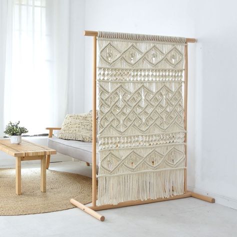 Macrame Screen, Wood Privacy Screen, Macrame Interior, Macrame Room Divider, Screen Divider, Diy Room Divider, Macrame Wall Hanging Patterns, Living Room Partition Design, Macrame Curtain